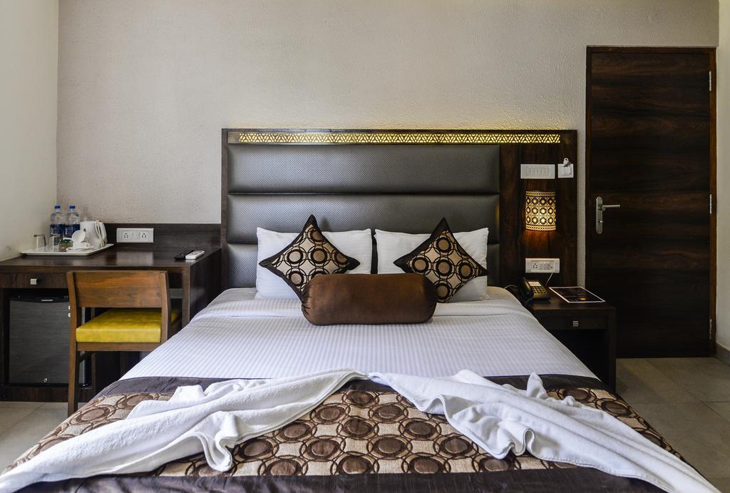 Sunkissed Plaza Hotel Calangute Buitenkant foto