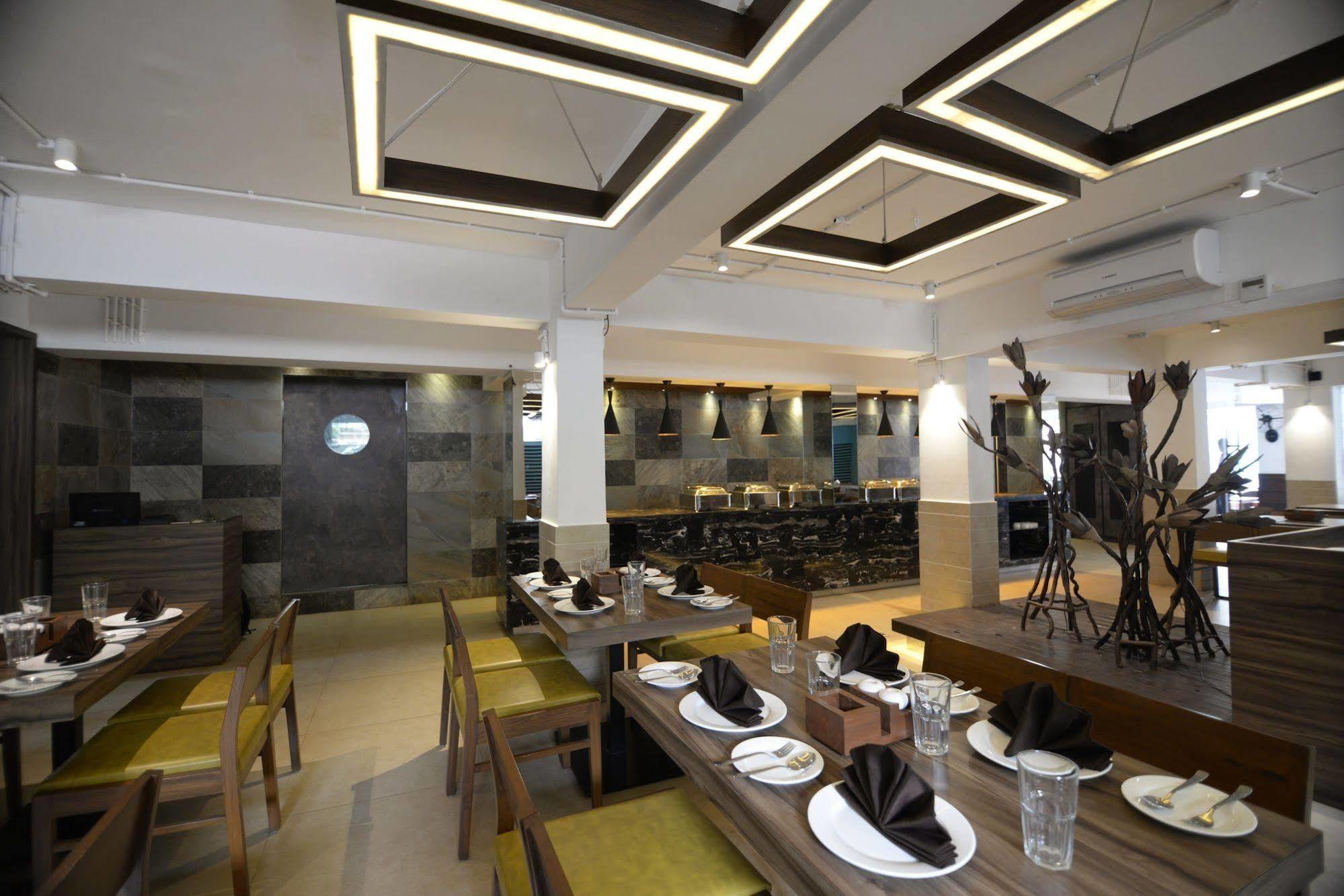 Sunkissed Plaza Hotel Calangute Buitenkant foto