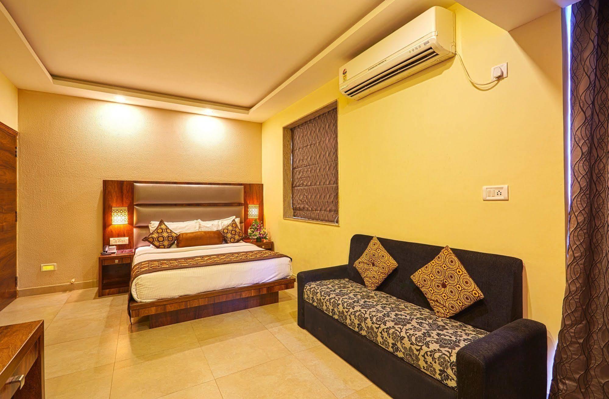 Sunkissed Plaza Hotel Calangute Buitenkant foto